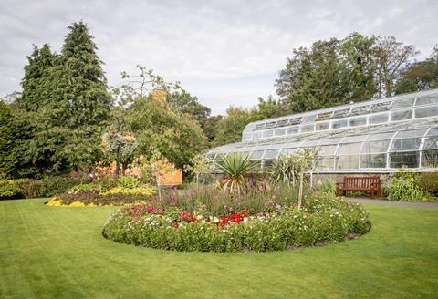 Pretty Pittencrieff Park in Dunfermline, Scotland